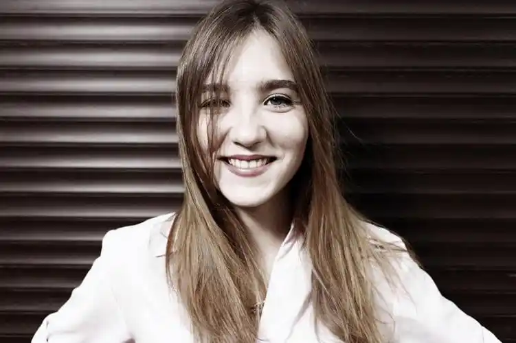 百叶帘,摄影,肖像,阿斯特拉罕,年轻女性,女人,女性,年轻人,头部,长发