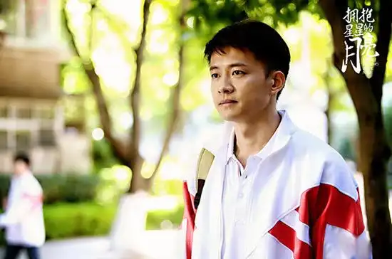 由著名导演丁黑执导,唐曾,辛芷蕾,李岷城等青年演员主演的国版偶像剧