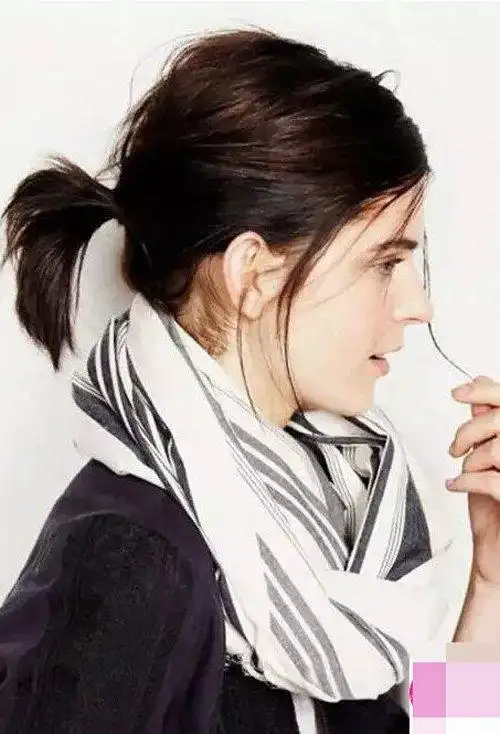 女生短头发怎么扎马尾 干练利索马尾辫显调皮感