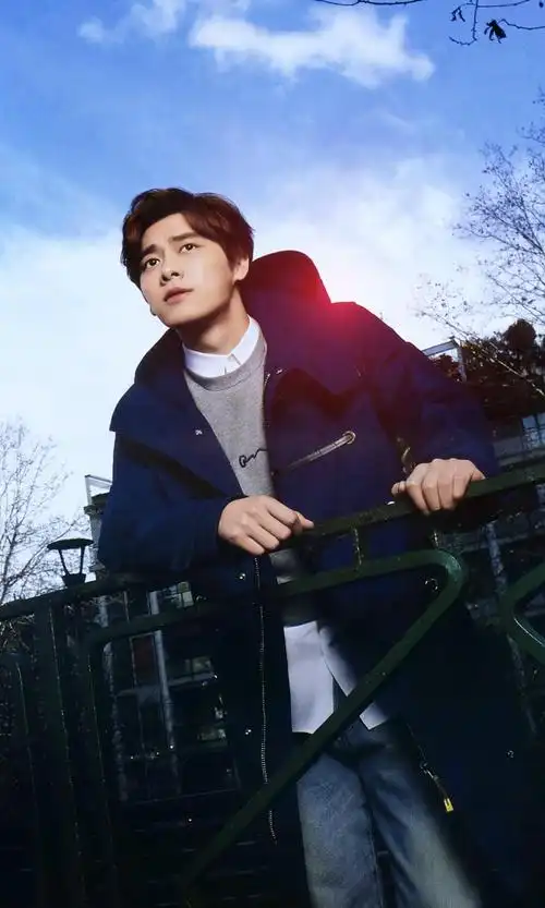 偶像男神李易峰手机壁纸,高清图片,手机锁屏桌面-壁纸族