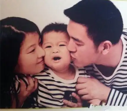 高峰的老婆范春玲曾是一名跳高运动员.