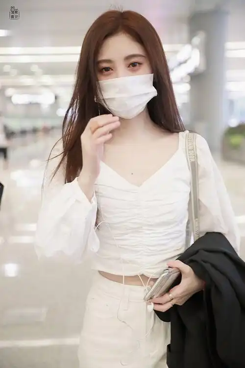 2020夏季鞠婧祎同款衣服短款收腰v领泡泡袖上衣衬衫 牛仔裤套装 裤子