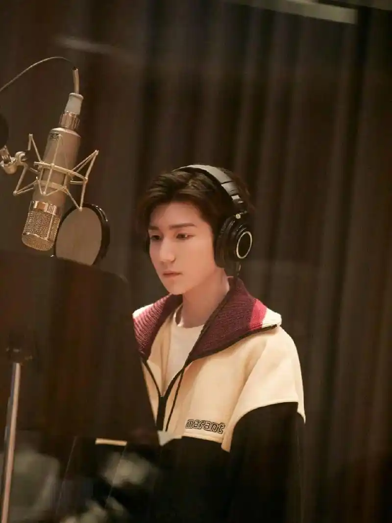 王源#王源《夏野了》实体专辑加售,限时两小时,成绩惊人!王 - 抖音