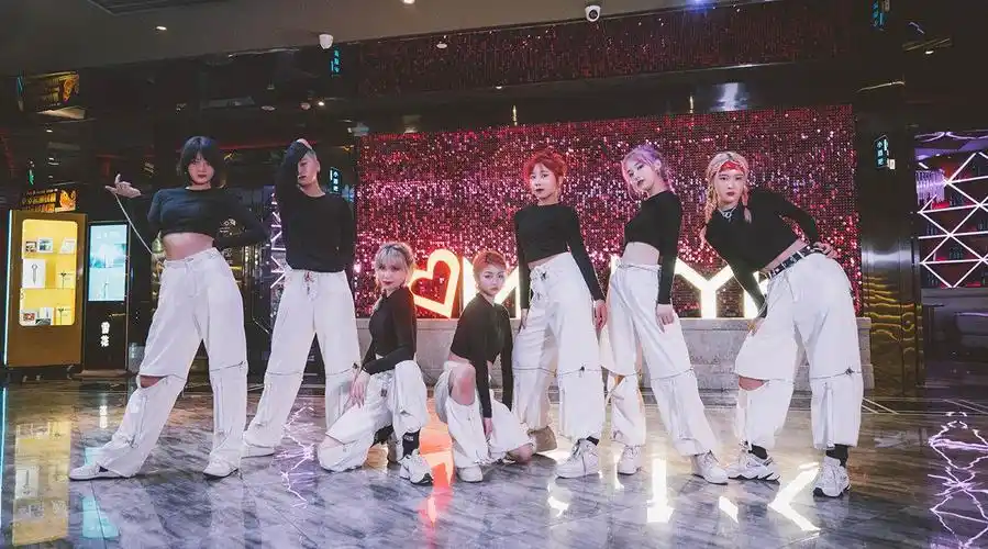 动作幅度大而干净