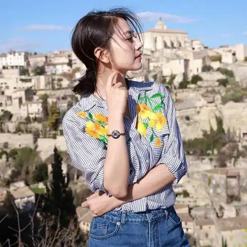 高圆圆同款百搭竖条纹衬衫