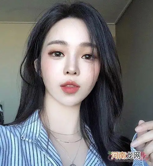 配搭最火女生网红长刘海hin修颜 _三七分