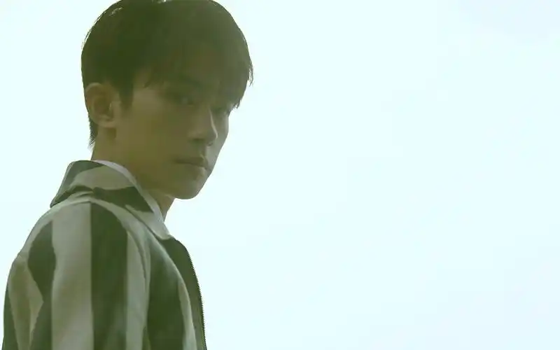 易烊千玺雅致帅气写真图片壁纸