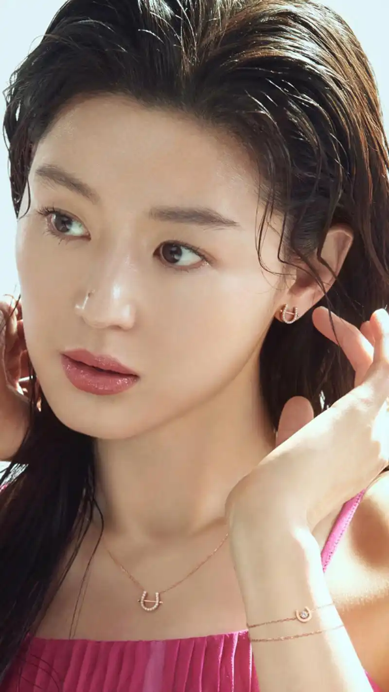 全智贤精美壁纸:心中永远的完美女神,依旧美丽动人!