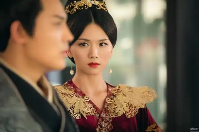 昨日,由曹曦文携手何泓姗,徐正溪,黎耀祥领衔主演的古装臻爱励志剧