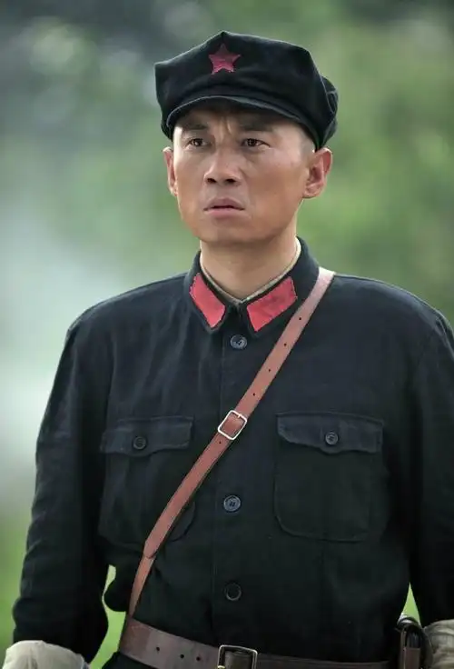 幕后花絮在剧中饰演肖凤旃的肖婷佳是第一次在荧屏上展现她的戏曲才能