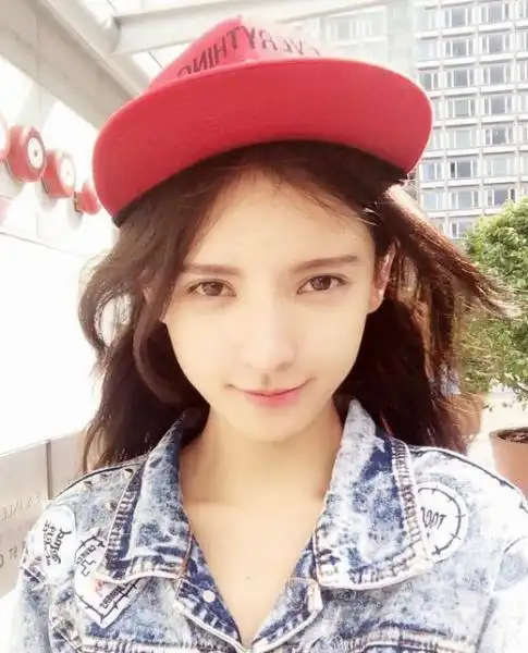 张予曦模特出道,曾是王思聪绯闻女友,因《亲爱的公主