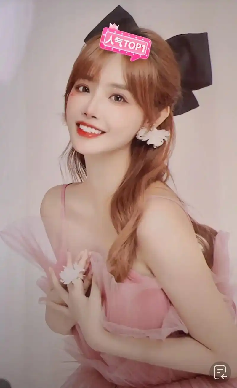 朱容君兔子牙 随手截,不得不说,牙总真好看#治愈系笑容 - 抖音