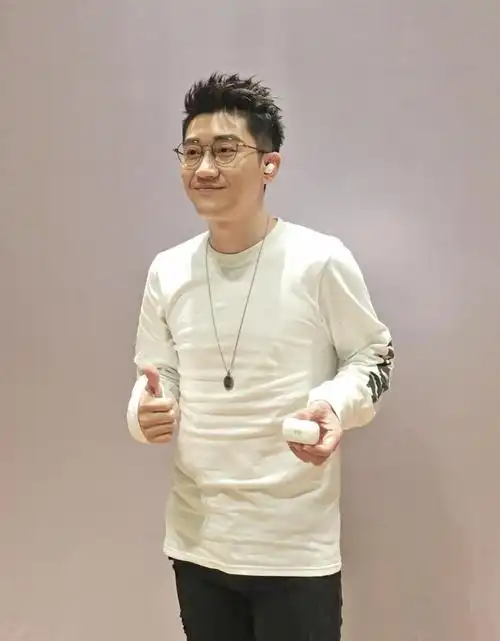 为音乐而生著名歌手金志文出任索爱品牌形象代言人