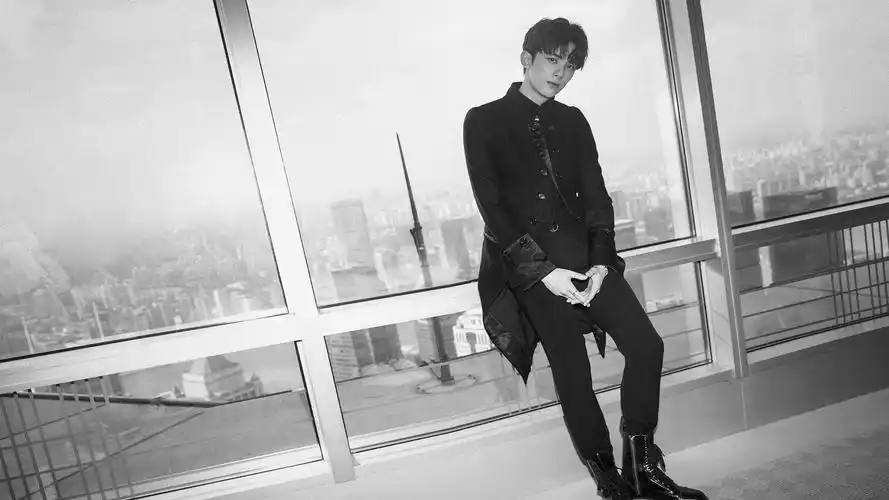 吴磊帅气西装写真图片桌面壁纸