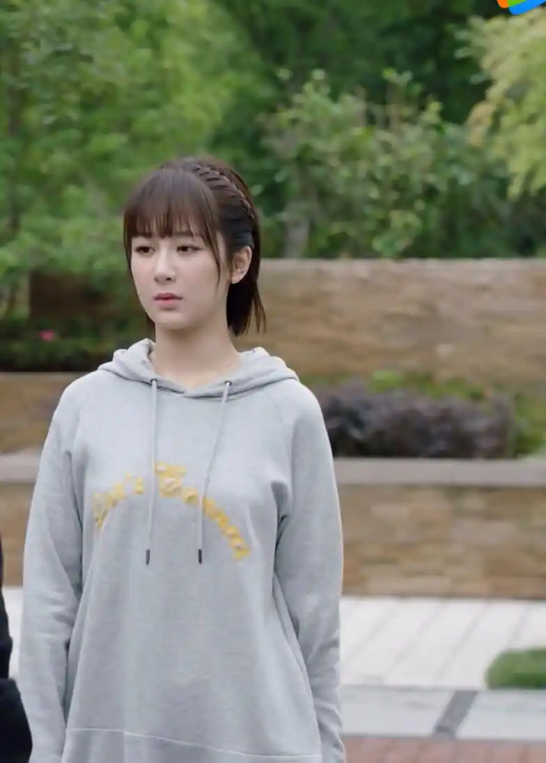 亲爱的热爱的佟年鱿小鱼杨紫同款夏季灰色卫衣连衣裙女中长款裙子