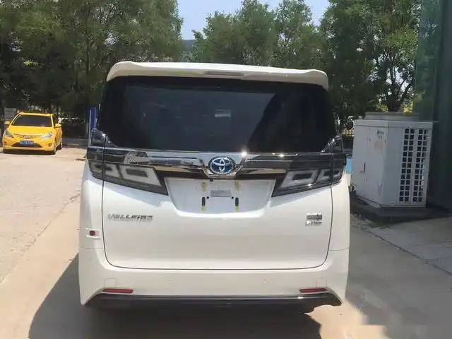 丰田商务mpv劲爆来袭,威风凛凛_易车