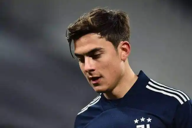 足坛史上最帅的十大球星(足坛现役十大高颜值球星,c