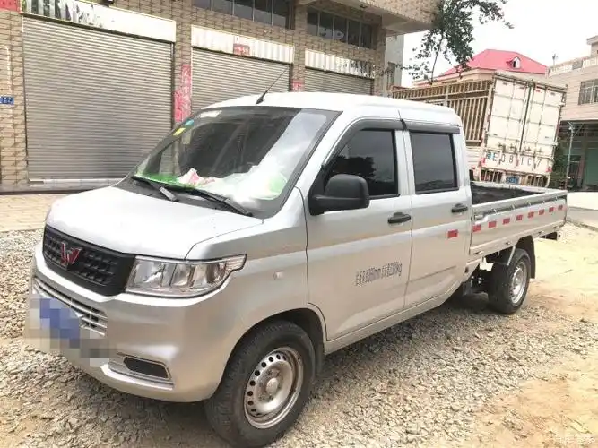 福建厦门泉州漳州求一台新五菱荣光新卡双排车况好公里