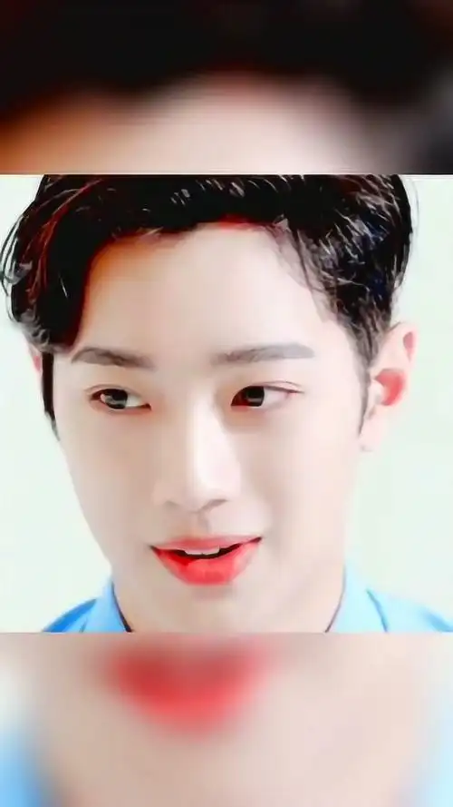 赖冠霖笑起来太可爱了吧又是兔牙又是虎牙沉迷小赖无法自拔