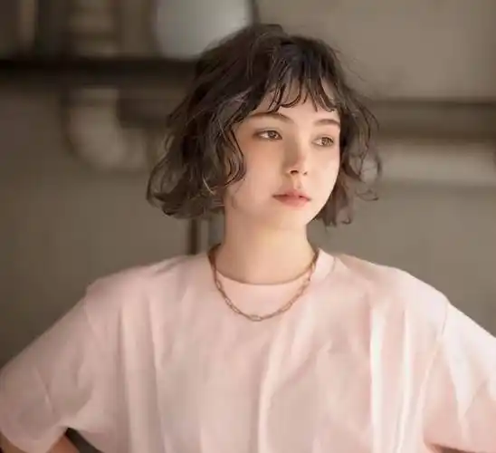 这才是最适合4,50岁女人的发型:日式短卷发,洋气减龄有气质_长度_的