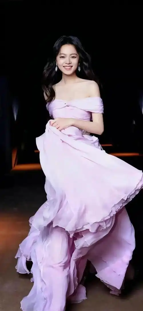 赵今麦 女大十八变,写真美照女人味十足|童星|美琪|假小子_网易订阅