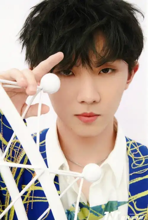 马嘉祺梦境之物写真大片