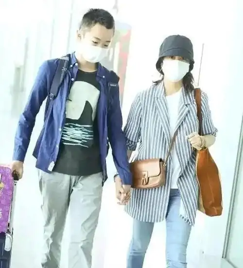 不过,海清在现实中的老公却并非当红明星,也不是豪门公子.