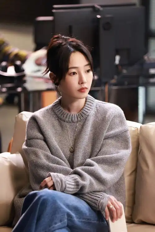 白百何超话开机9615 今日份简冰@白百何剧照新鲜送达今晚19:30