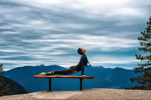 柔韧界翘楚!母其弥雅户外瑜伽展现好身姿