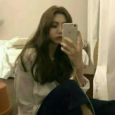 2020微信伤感的女生头像带着绝望 不想见的人笑脸相迎