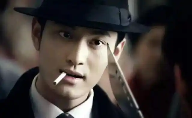 中餐厅综艺应该说成功让黄晓明洗白不少,虽然那时候在节目里黄教主的"