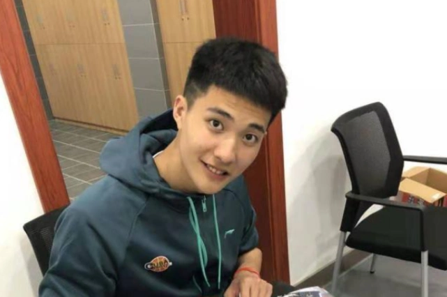 新疆试训混血小将朱松玮正式上位原帅50投全命中