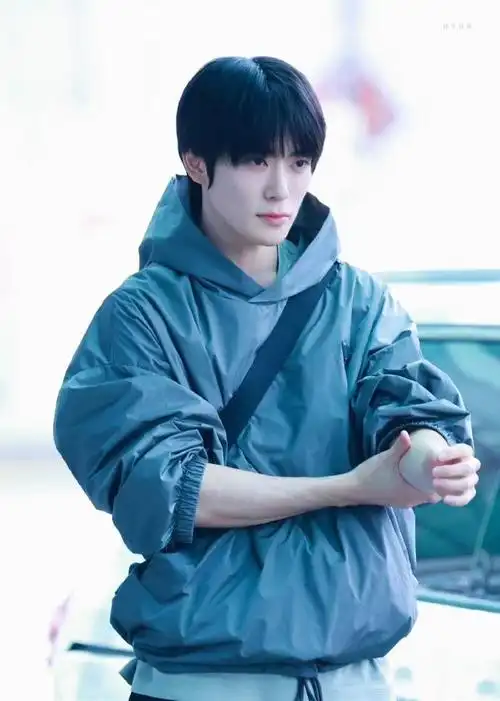 郑在玹第三季度solo出道##郑在玹prada全球品牌代言