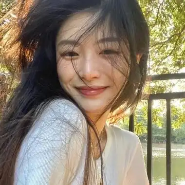 高端大气美女头像高清成熟美女头像真实自然图片