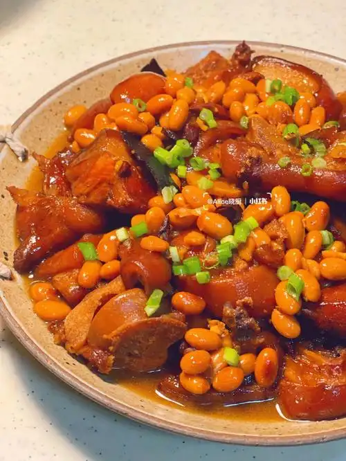 黄豆炖猪蹄