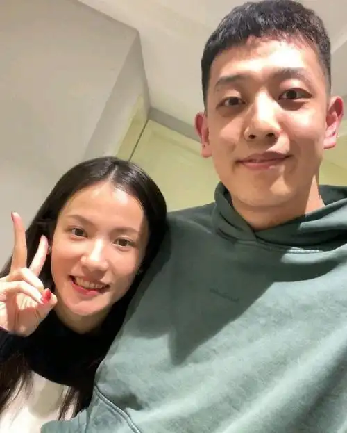 泡酒吧禁赛毁上赛季内讧让深圳被横扫深圳男篮该交易沈梓捷