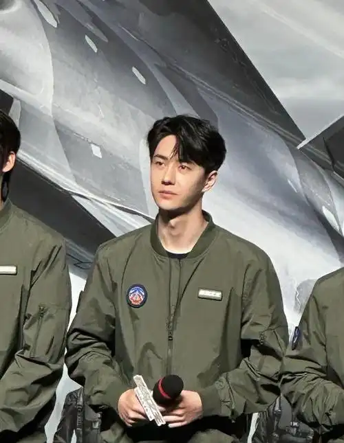 王一博胡军《长空之王》将在韩国上映 目前送审中