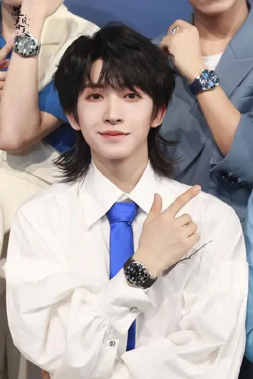 刘宇狼尾头造型