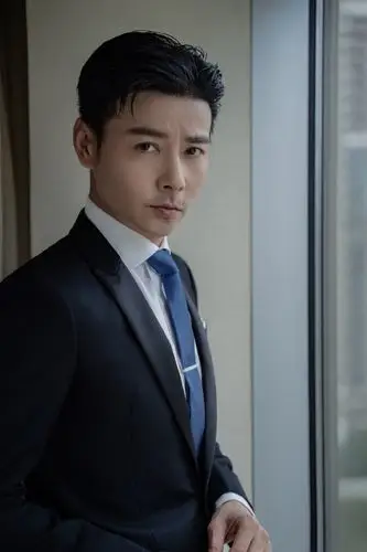 男艺人张晋酷帅西装俊朗写真
