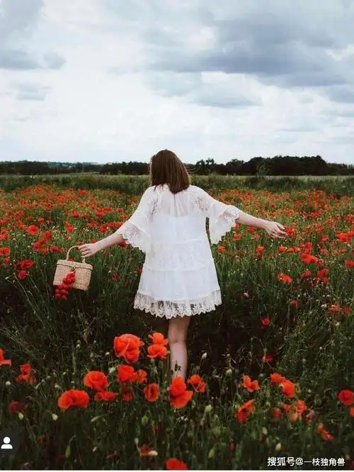 收藏贴丨想学习倪妮的拍照风格,你也可以跟着这位时尚博主学习一下!