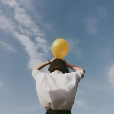 清新女生背影头像蓝色高清清新的唯美蓝色系背影女头图片