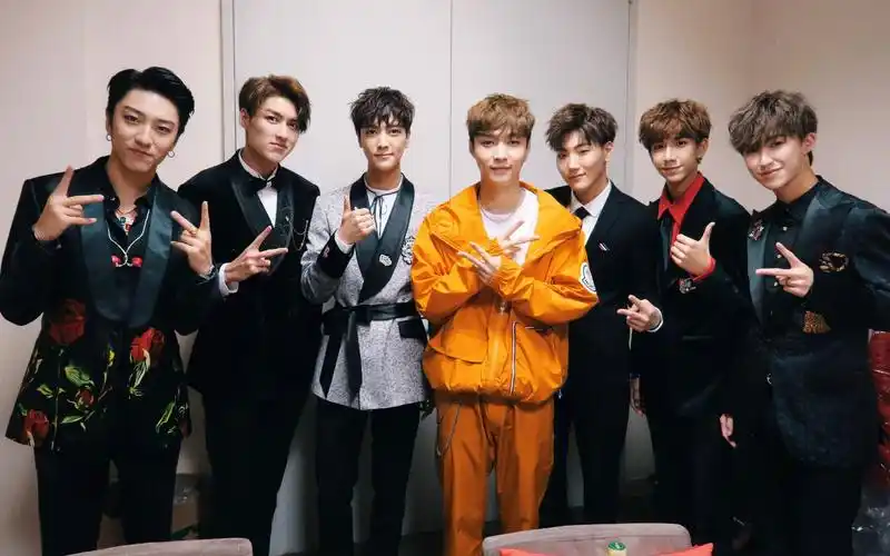 罗志祥站队,分批参加音乐公告牌打歌,只有他还在当回锅肉_百分九男团