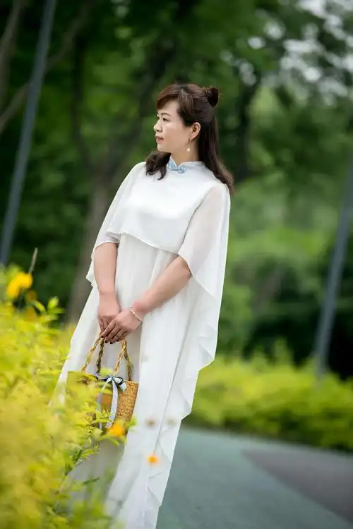 做一个安静的女子!