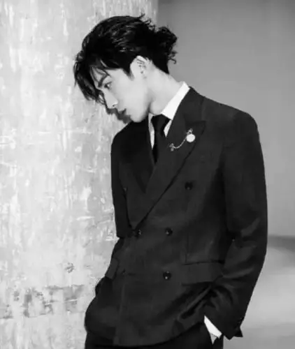 陈伟霆,吴亦凡,井柏然,陈晓,谢霆锋……扎丸子头的男人撩到炸-城事