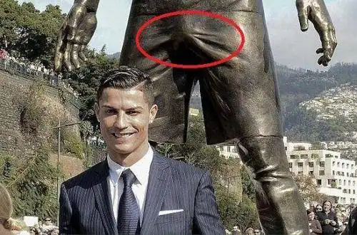 迷之凸起不只是c罗小贝们的爱好,连国王们也不能免俗