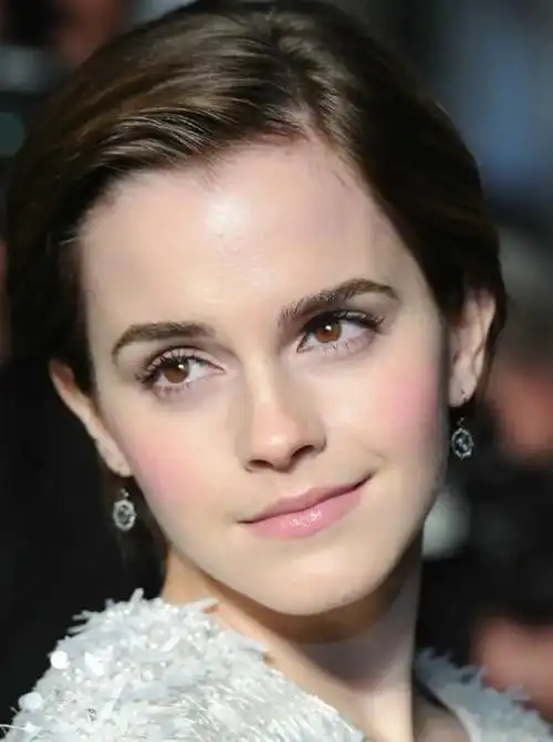 "赫敏"扮演者艾玛沃特森32岁面容枯槁,安妮海瑟薇41岁美如少女,都是