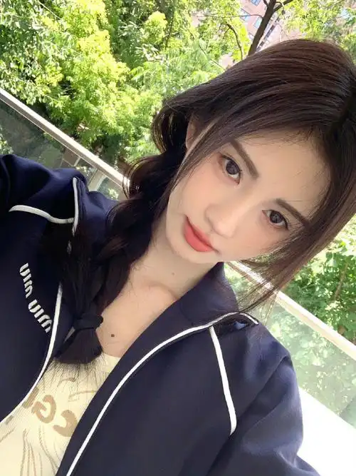 鞠婧祎麻花辫十宫格##鞠婧祎麻花辫运动套装##鞠婧祎
