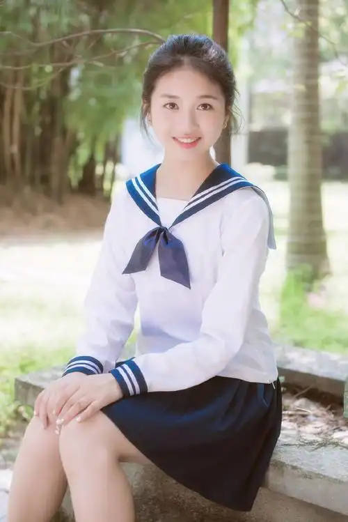 校服清纯美女