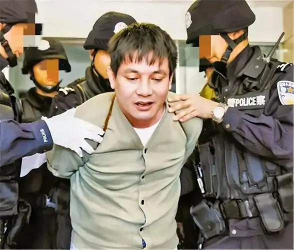 押赴刑场的照片,脸上看不出任何的后悔|抢劫|大毒枭|执行死刑_网易