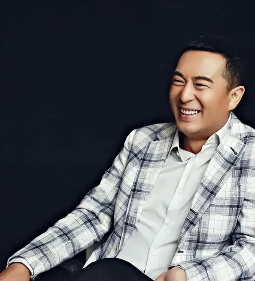 张嘉译:头发剃了,合同也签了,他却把我给换了,这不是欺负人嘛|娱乐圈